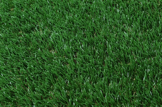 Grüner umweltfreundlicher synthetischer dekorativer künstlicher Gras-Rasen 35mm, 11600Dtex für Gärten